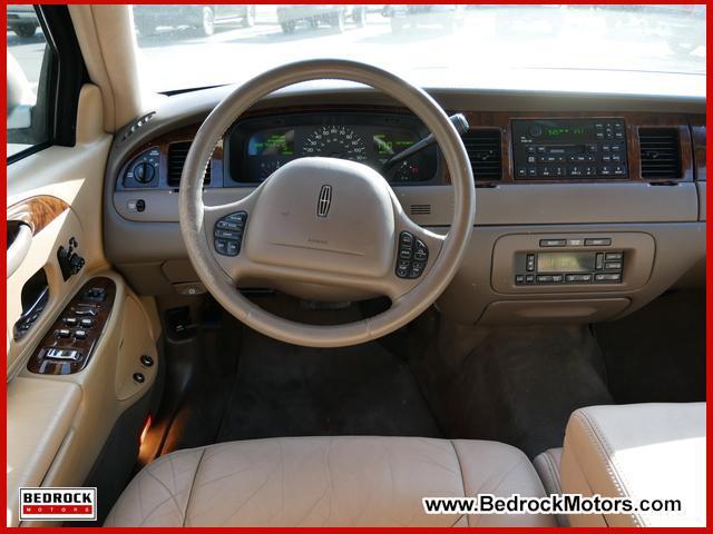 used 1998 Lincoln Town Car car, priced at $6,288