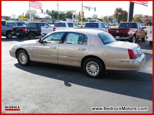 used 1998 Lincoln Town Car car, priced at $6,288