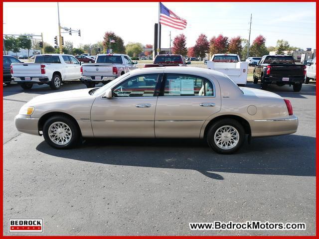 used 1998 Lincoln Town Car car, priced at $6,288