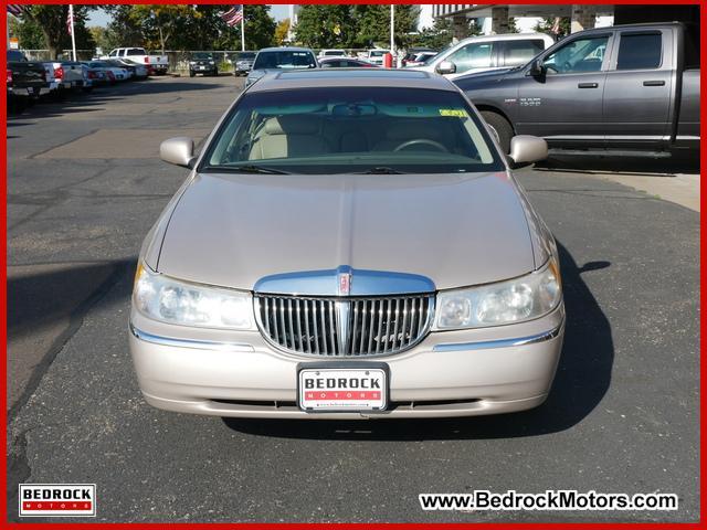 used 1998 Lincoln Town Car car, priced at $6,288