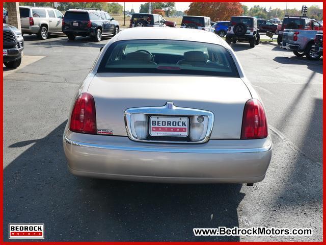 used 1998 Lincoln Town Car car, priced at $6,288