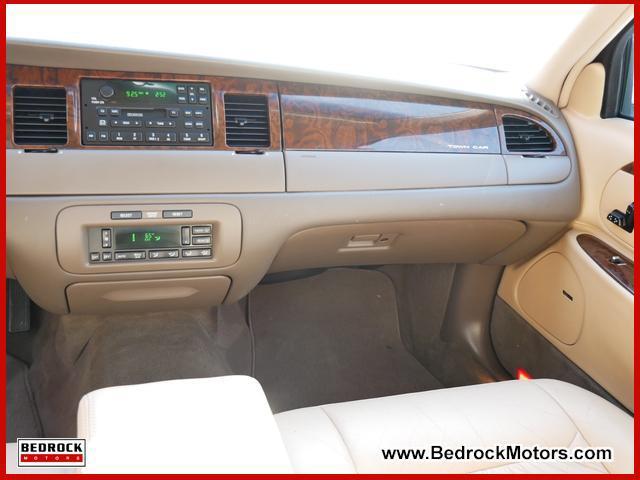 used 1998 Lincoln Town Car car, priced at $6,288