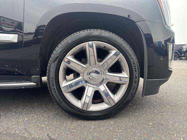 used 2020 Cadillac Escalade ESV car, priced at $35,788