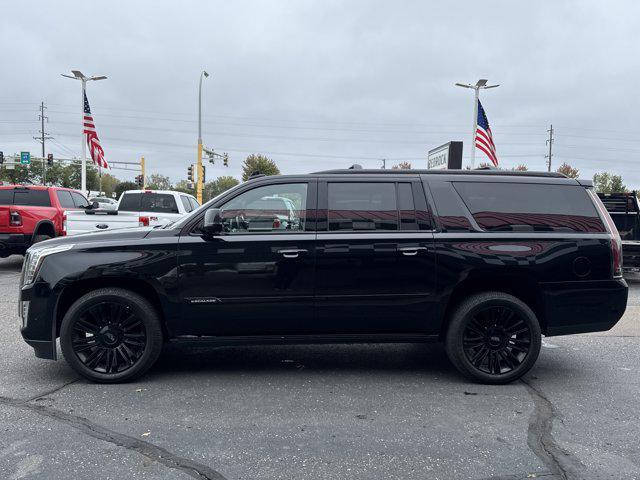 used 2020 Cadillac Escalade ESV car, priced at $33,788
