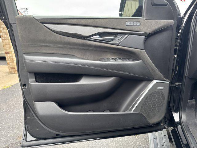 used 2020 Cadillac Escalade ESV car, priced at $33,788