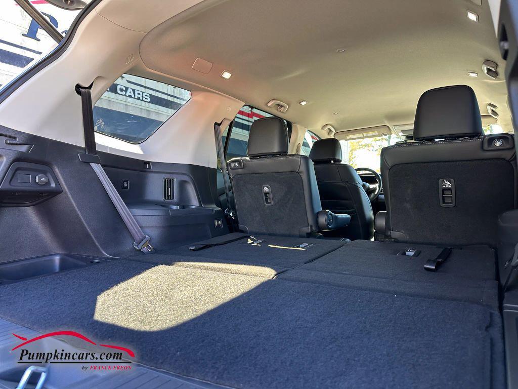 used 2023 Honda Pilot car, priced at $35,995