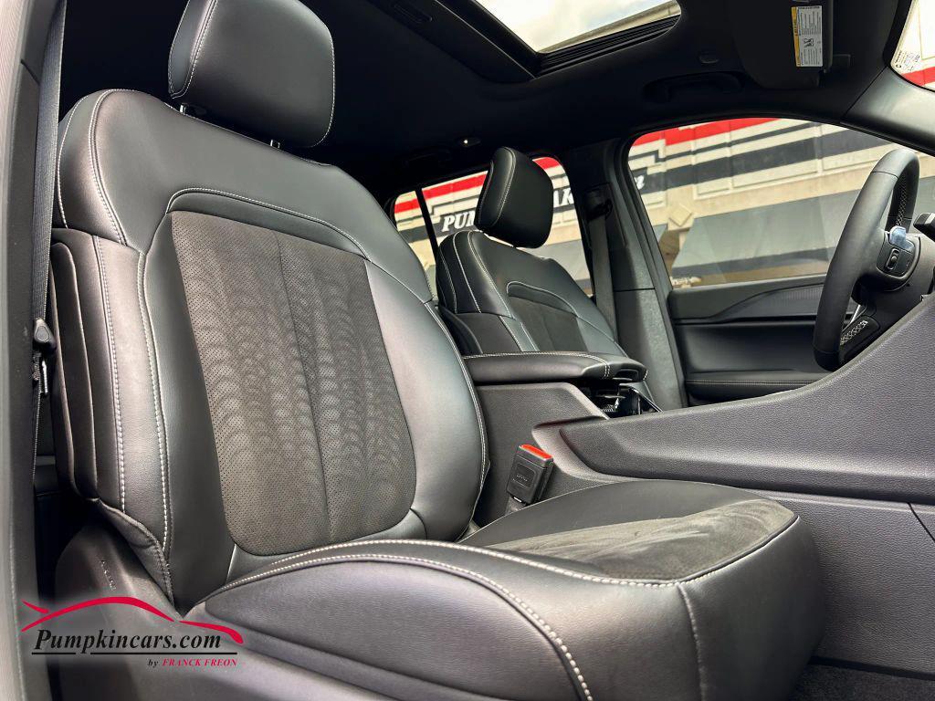 used 2023 Jeep Grand Cherokee car, priced at $34,995