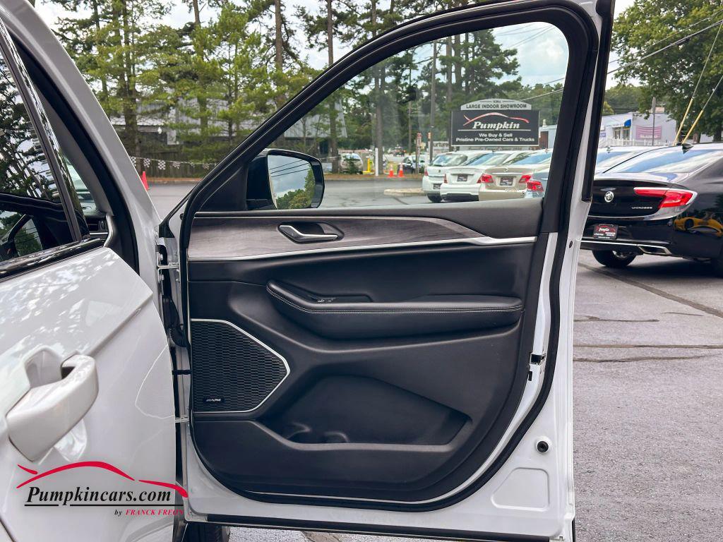 used 2022 Jeep Grand Cherokee car, priced at $34,995