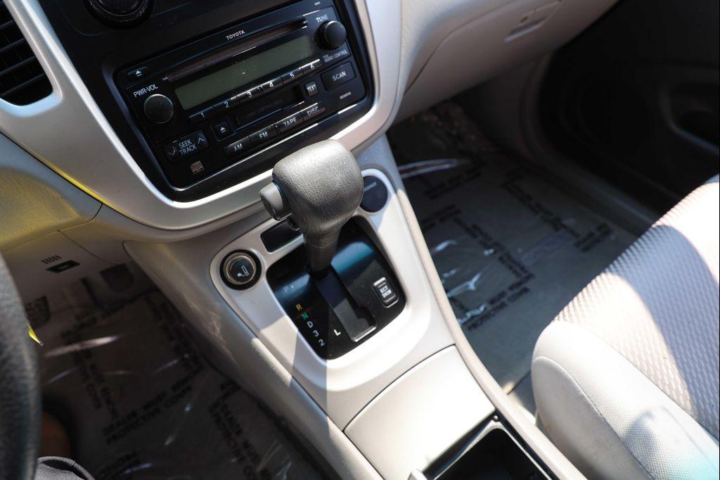 used 2007 Toyota Highlander car, priced at $7,495