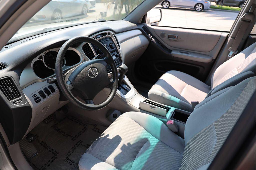 used 2007 Toyota Highlander car, priced at $7,495
