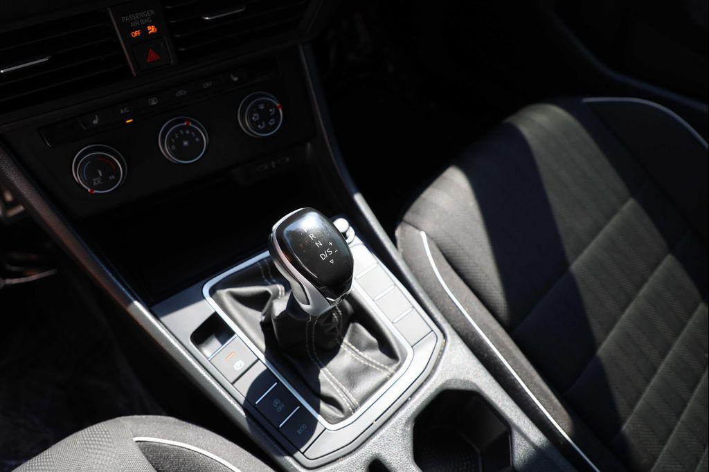 used 2024 Volkswagen Jetta car, priced at $18,995