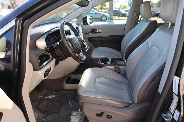 used 2018 Chrysler Pacifica car, priced at $10,995