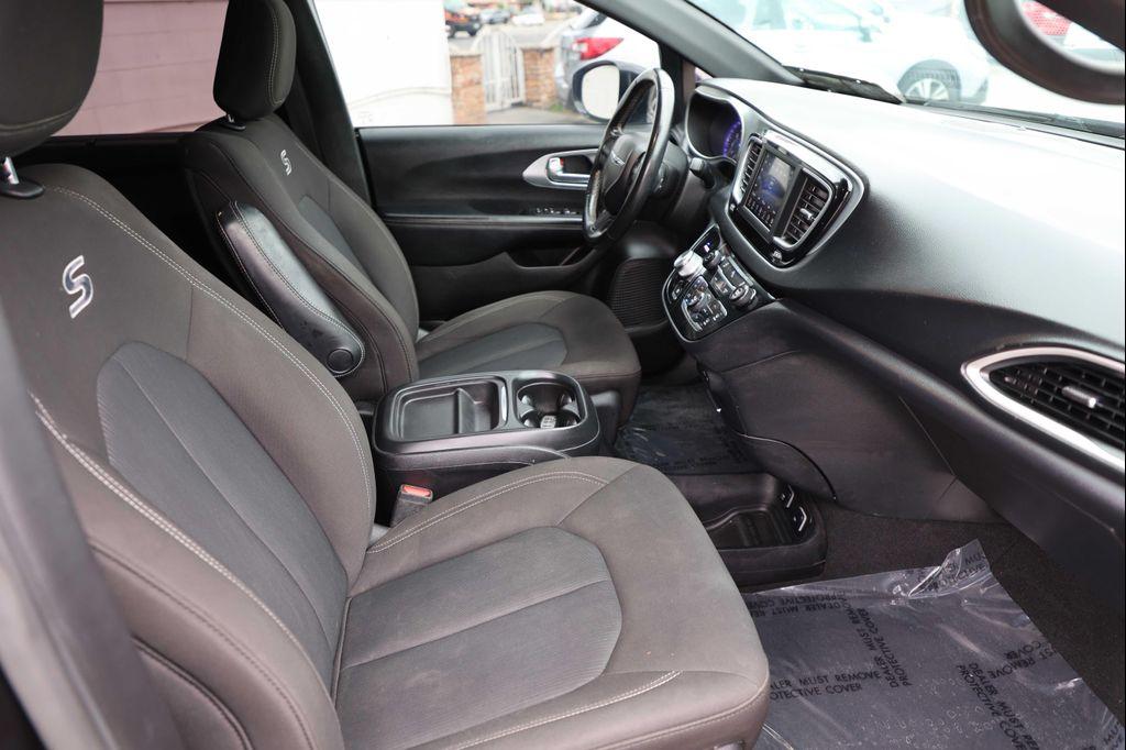 used 2020 Chrysler Pacifica car, priced at $14,995