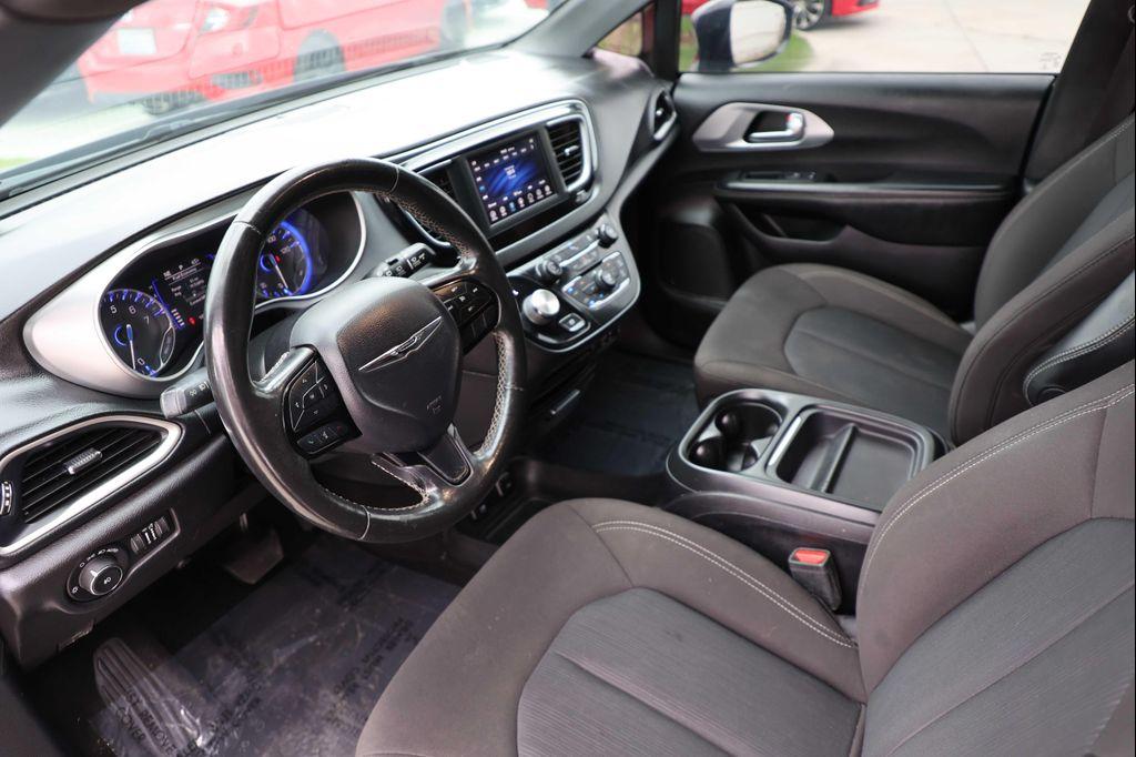 used 2020 Chrysler Pacifica car, priced at $14,995