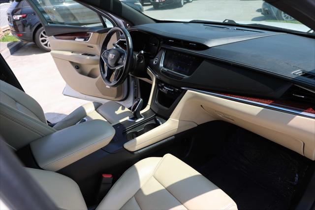 used 2017 Cadillac XT5 car, priced at $12,995