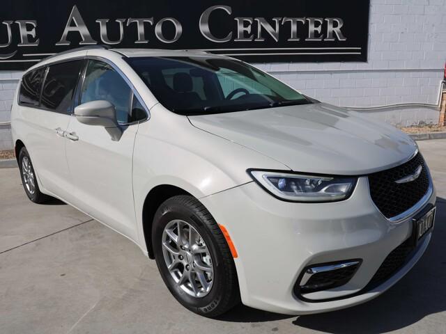 used 2021 Chrysler Pacifica car, priced at $14,995