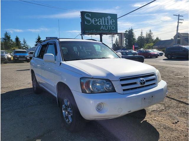 used 2005 Toyota Highlander car, priced at $4,985