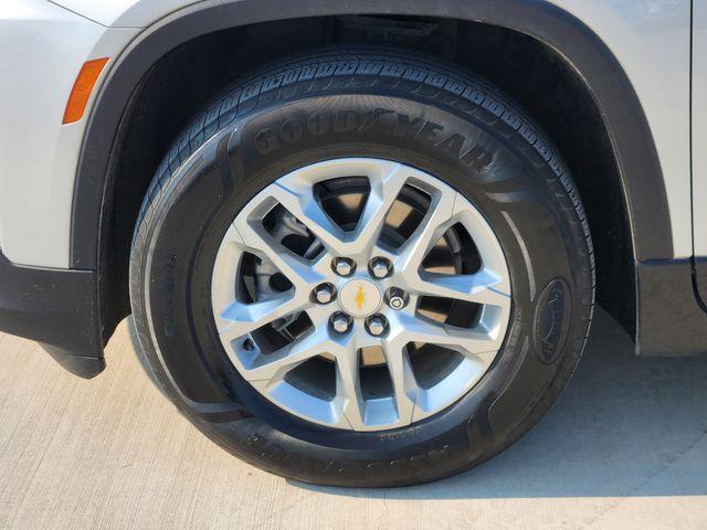 used 2022 Chevrolet Traverse car, priced at $19,201
