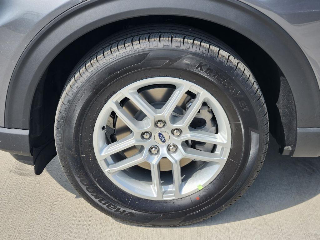 new 2025 Ford Explorer car, priced at $37,634