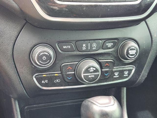 used 2021 Jeep Cherokee car, priced at $23,657