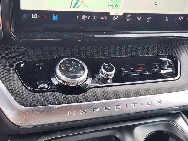 new 2025 Ford Expedition car, priced at $80,470