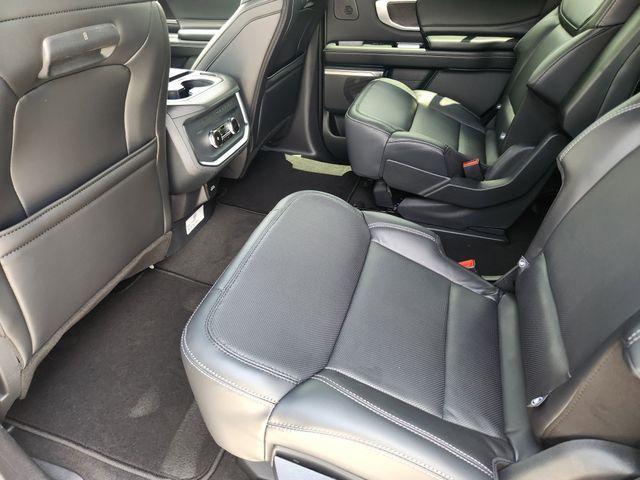 new 2025 Ford Expedition car, priced at $80,470