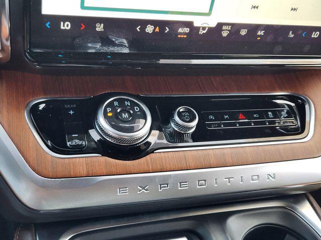 new 2025 Ford Expedition car, priced at $83,394