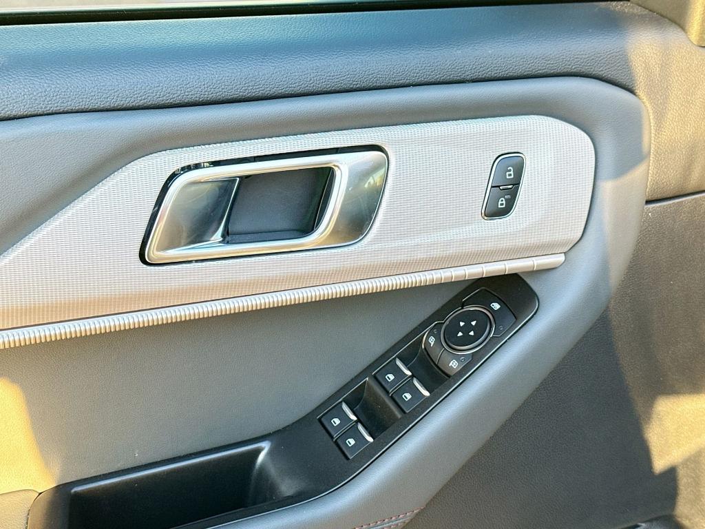 new 2025 Ford Explorer car, priced at $40,309