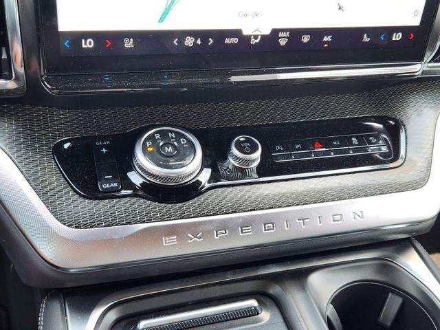new 2025 Ford Expedition car, priced at $81,703