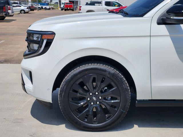 new 2025 Ford Expedition car, priced at $81,703