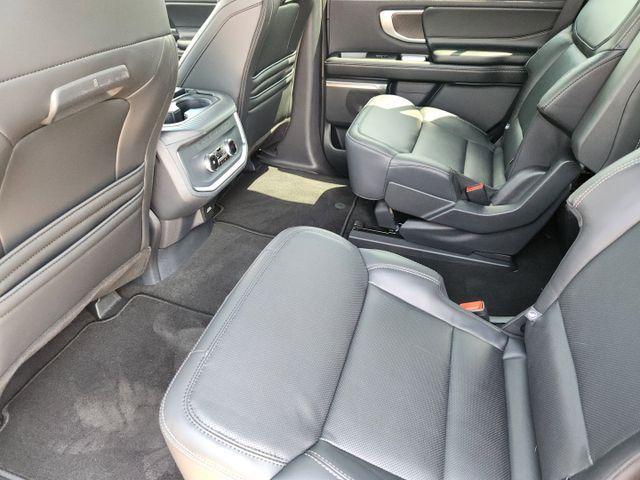 new 2025 Ford Expedition car, priced at $81,703
