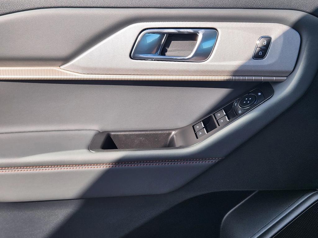 new 2025 Ford Explorer car, priced at $39,367