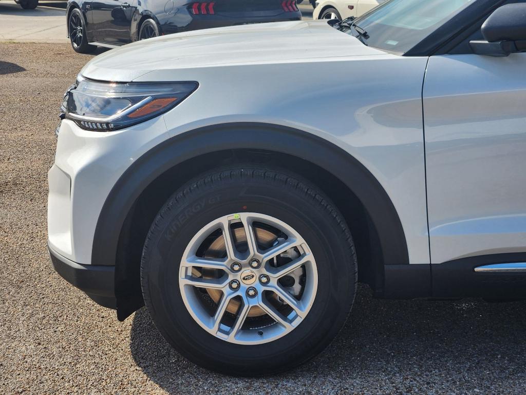 new 2025 Ford Explorer car, priced at $39,367