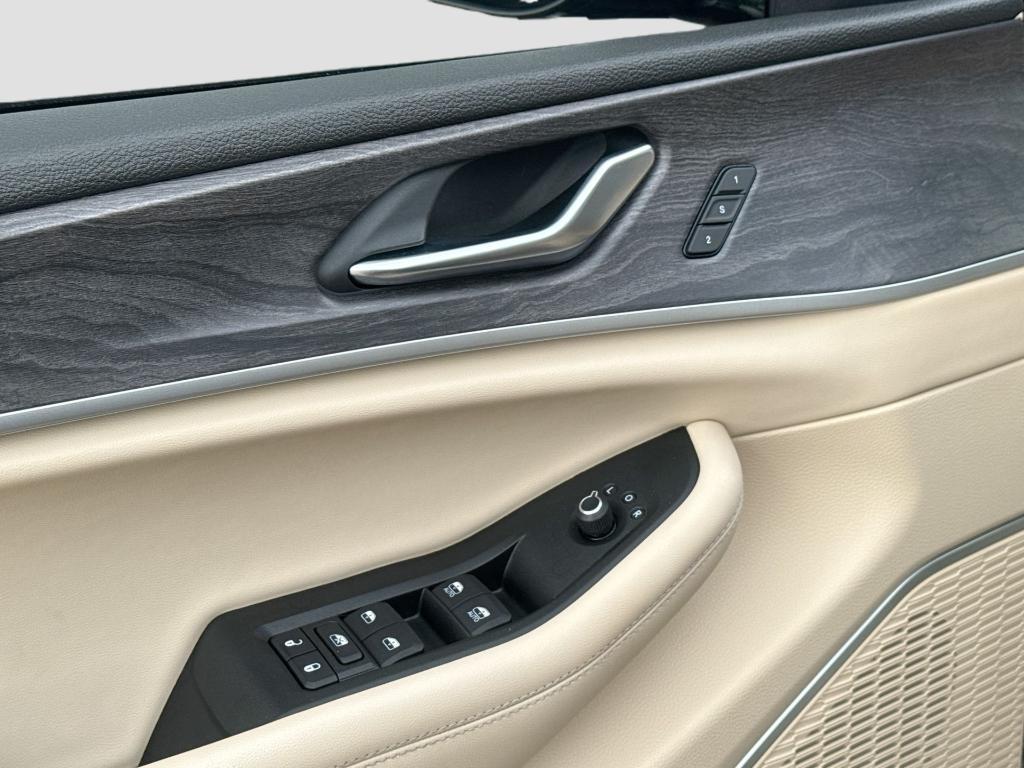 used 2022 Jeep Grand Cherokee car, priced at $30,214