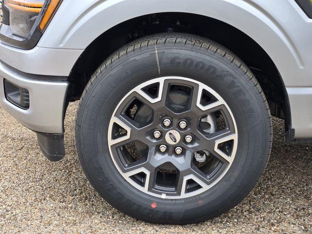 new 2025 Ford F-150 car, priced at $41,013