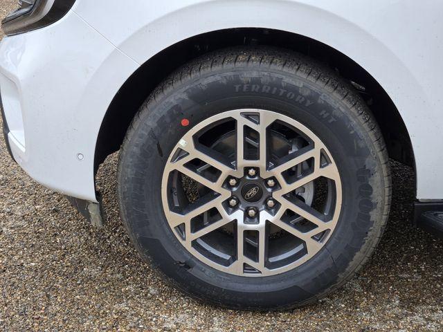 new 2025 Ford Expedition car, priced at $65,194