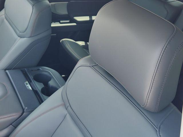 new 2025 Ford Expedition car, priced at $68,210