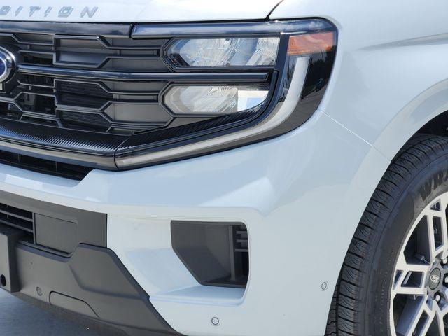 new 2025 Ford Expedition car, priced at $68,210
