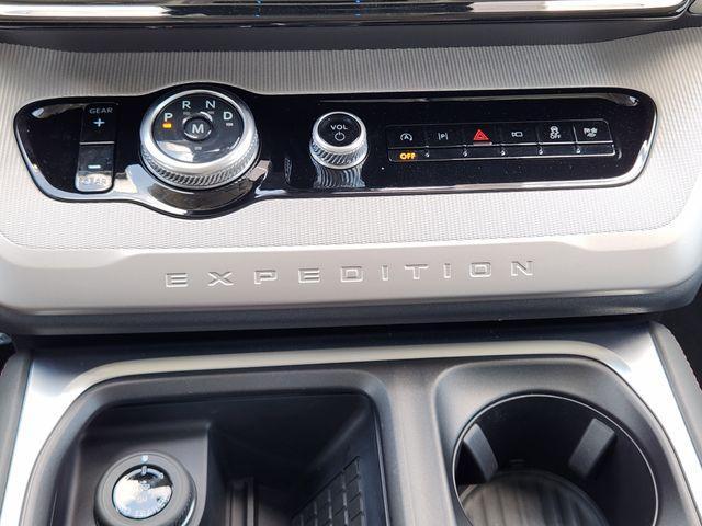 new 2025 Ford Expedition car, priced at $68,210