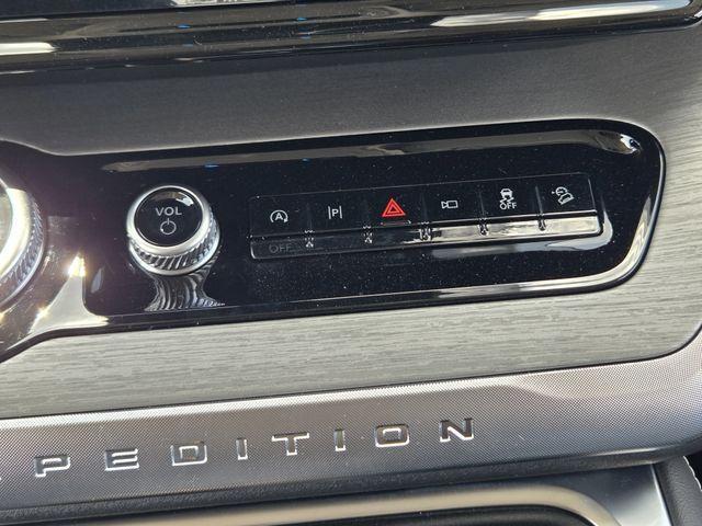 new 2025 Ford Expedition car, priced at $75,739