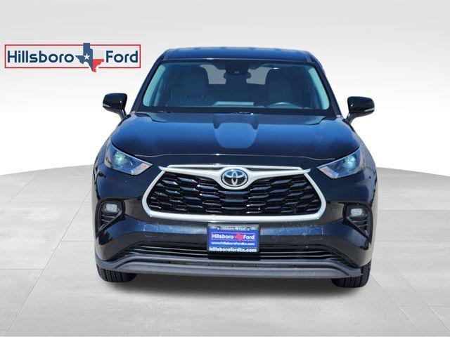 used 2022 Toyota Highlander car, priced at $23,277