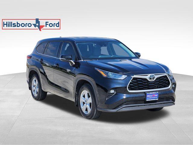 used 2022 Toyota Highlander car, priced at $23,277