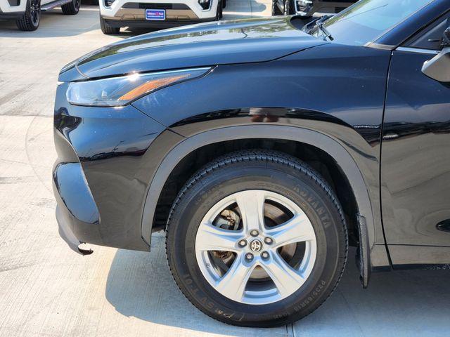 used 2022 Toyota Highlander car, priced at $23,277