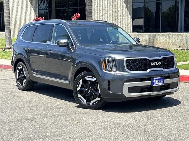used 2023 Kia Telluride car, priced at $42,680