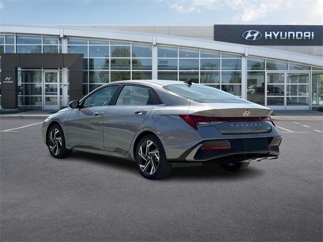 new 2025 Hyundai Elantra HEV car