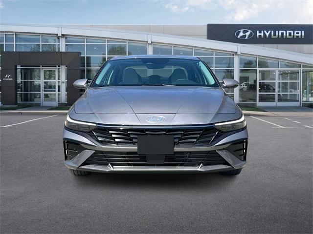 new 2025 Hyundai Elantra HEV car