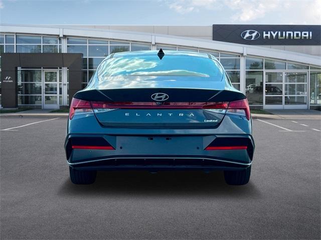 new 2025 Hyundai Elantra car