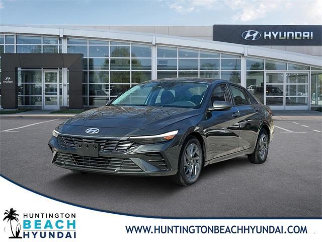 new 2025 Hyundai Elantra HEV car