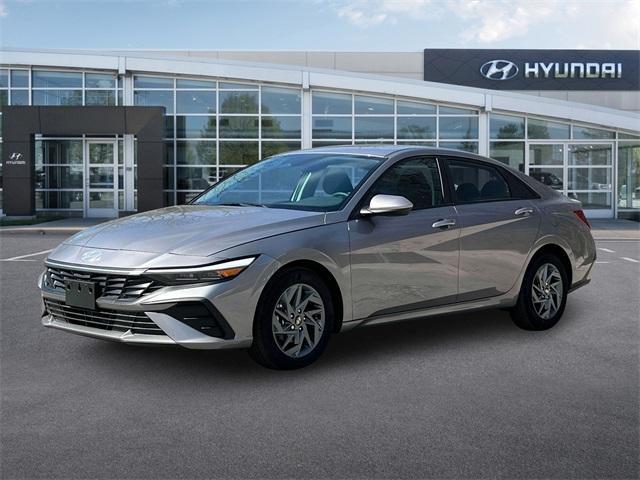 new 2025 Hyundai Elantra HEV car