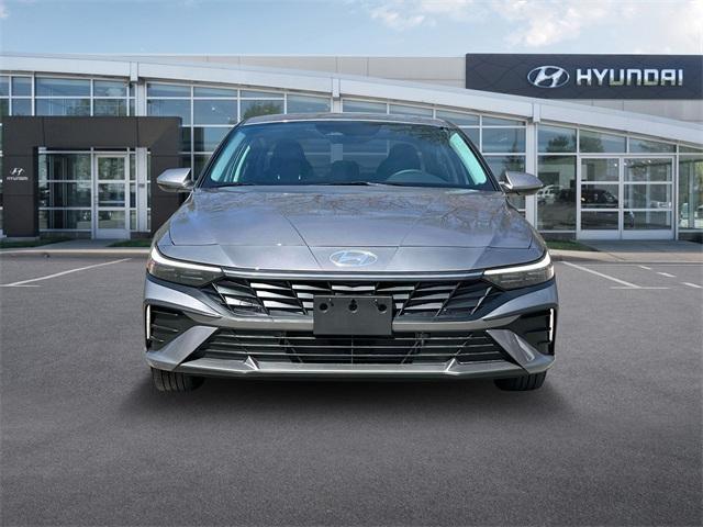 new 2025 Hyundai Elantra HEV car